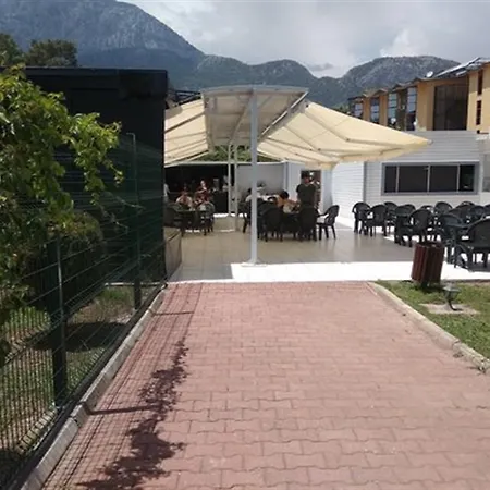 Monna Roza Hotel 4*