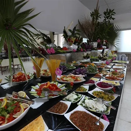 Monna Roza Hotel 4*